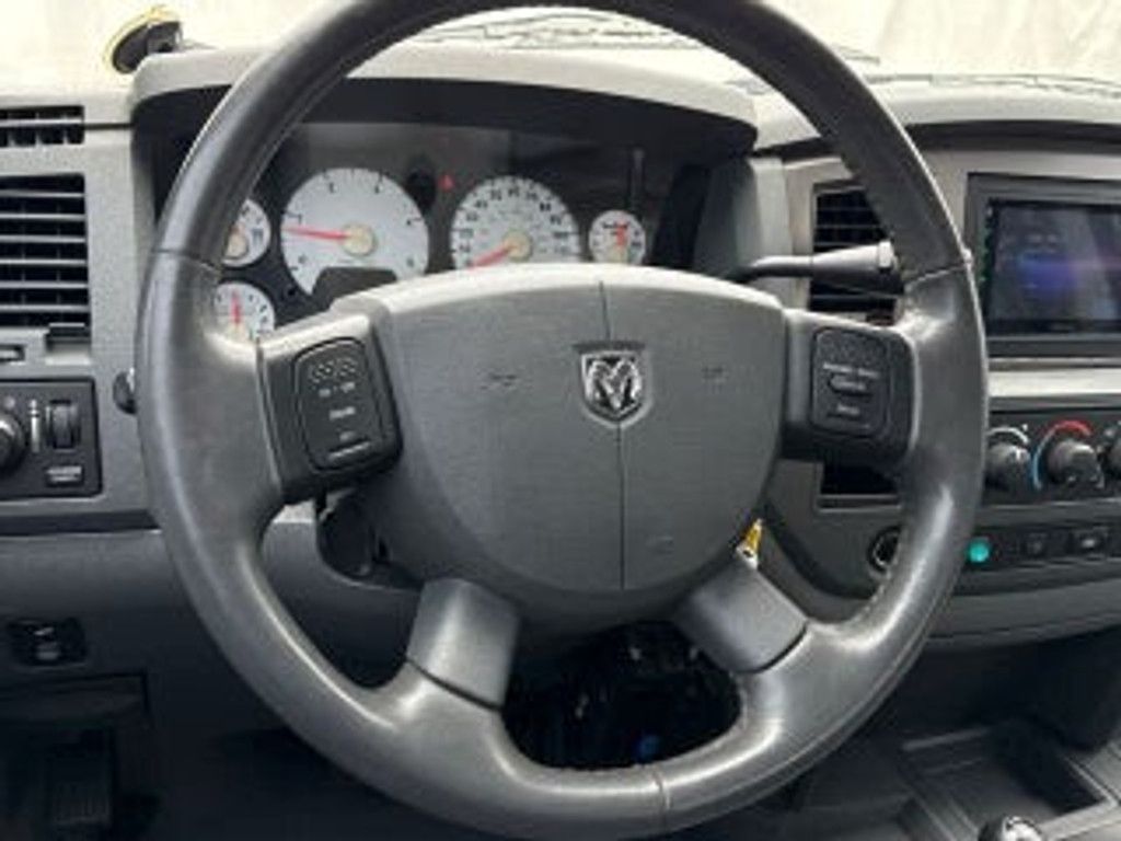 2005 DODGE Ram - photo 15