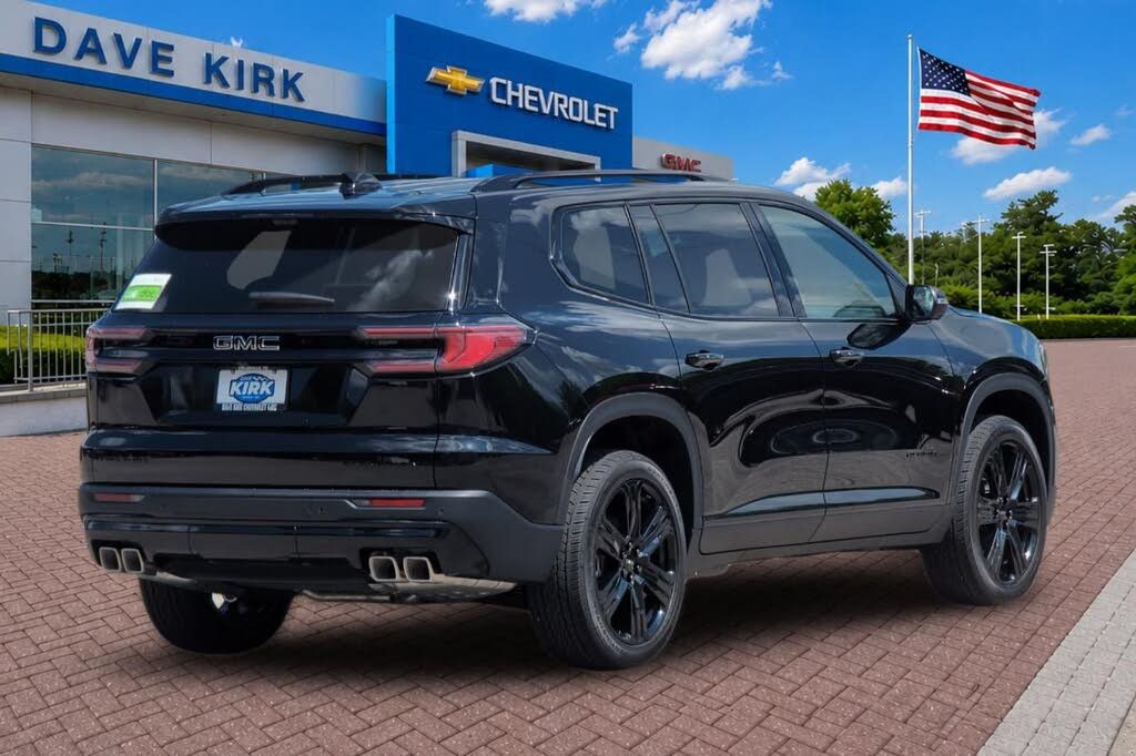 2026 GMC Acadia - photo 3