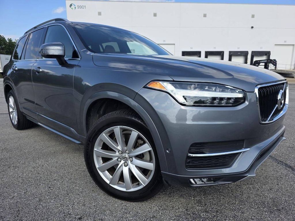 2018 Volvo XC90 Momentum