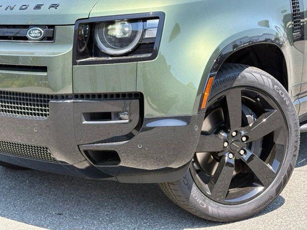 2026 LAND ROVER Defender - photo 2