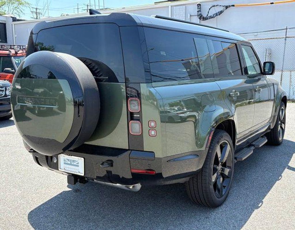 2026 LAND ROVER Defender - photo 8