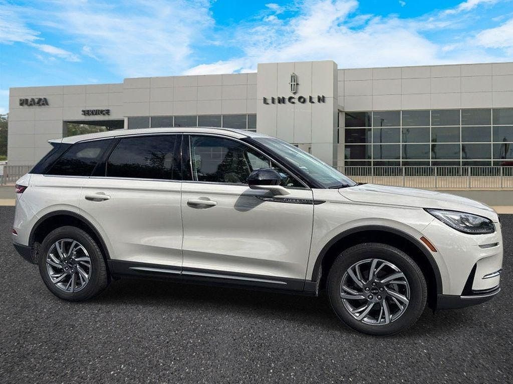 2023 Lincoln Corsair Standard