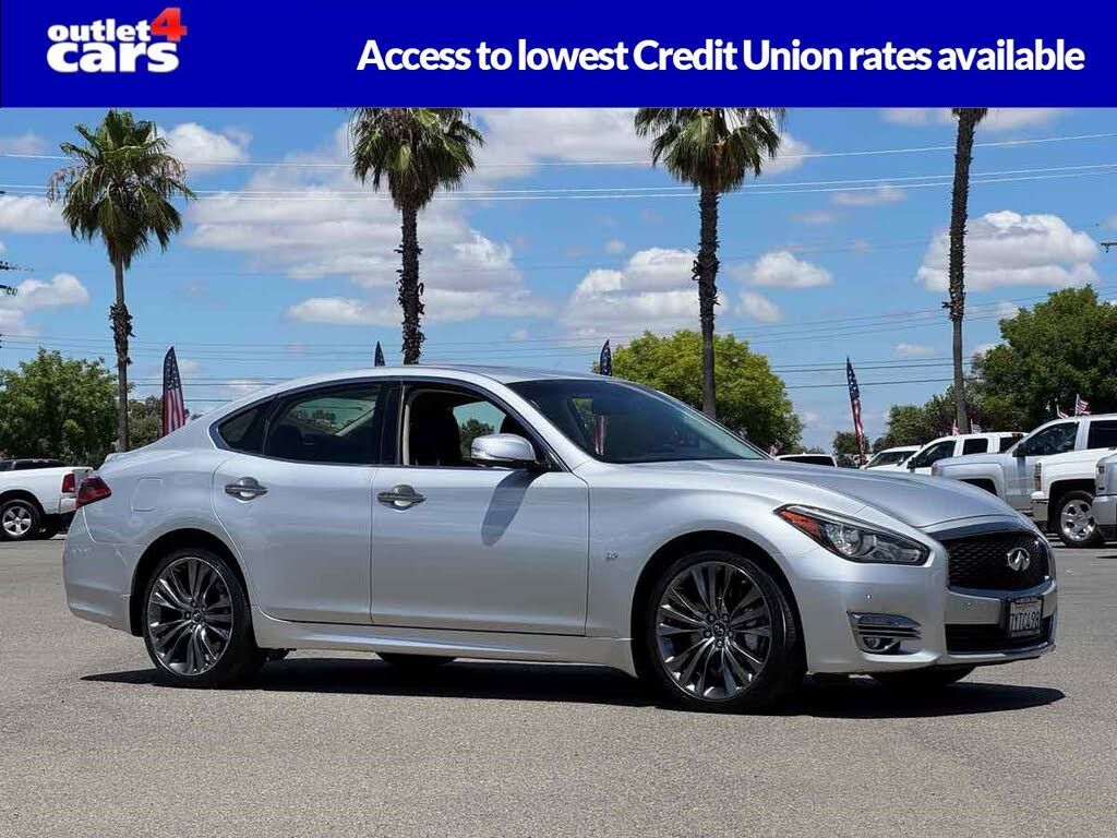 2017 Infiniti Q70 3 7