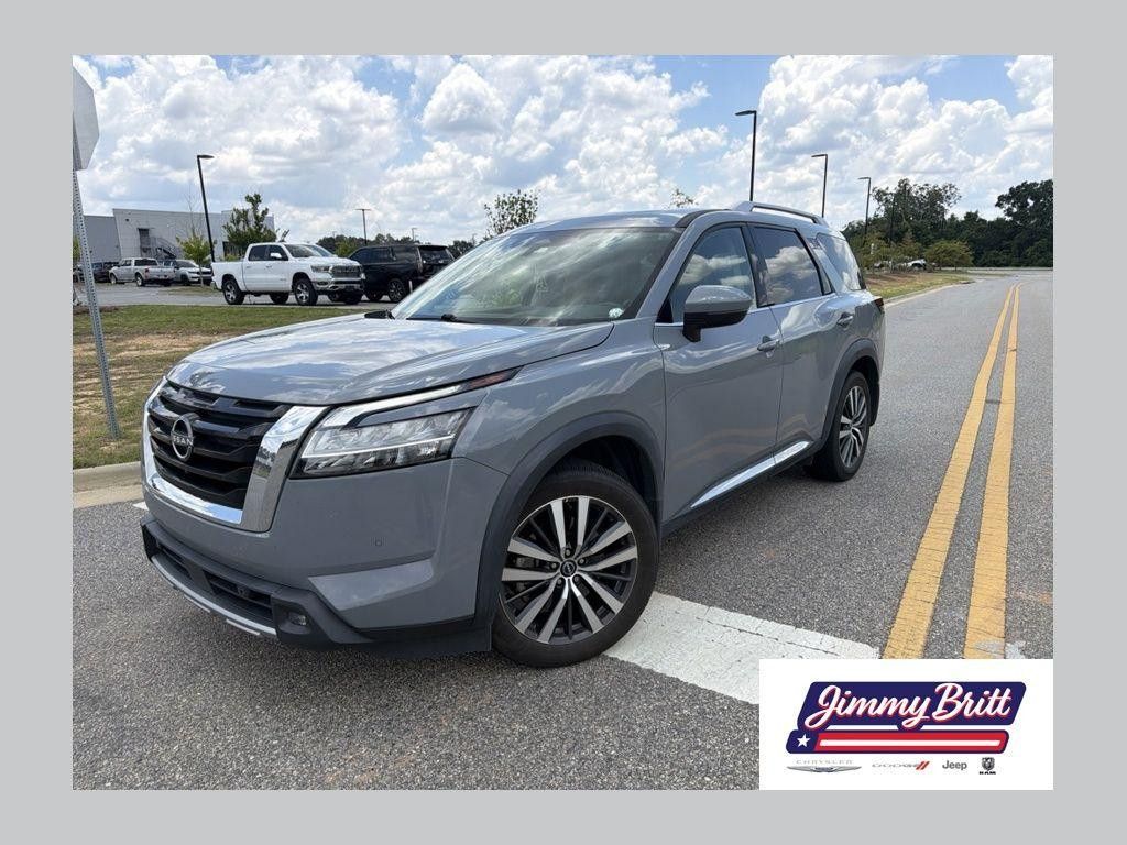 2022 Nissan Pathfinder Platinum
