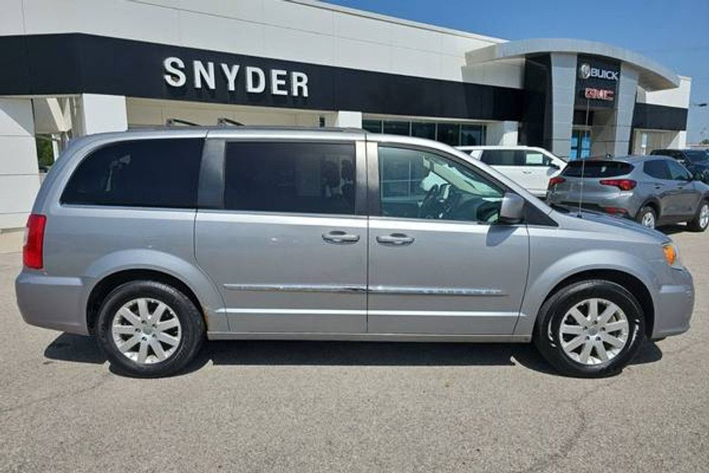 2014 Chrysler Town AND Country Touring