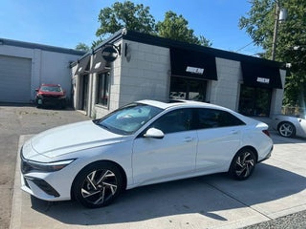 2025 HYUNDAI Elantra SEL Convenience for sale at EM Motorcars