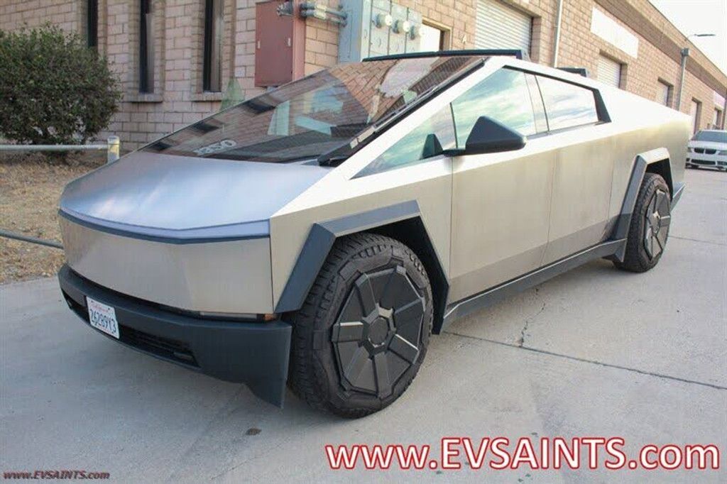 2024 Tesla Cybertruck Base
