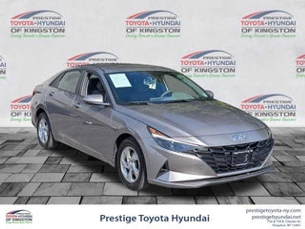 2022 Hyundai Elantra SE