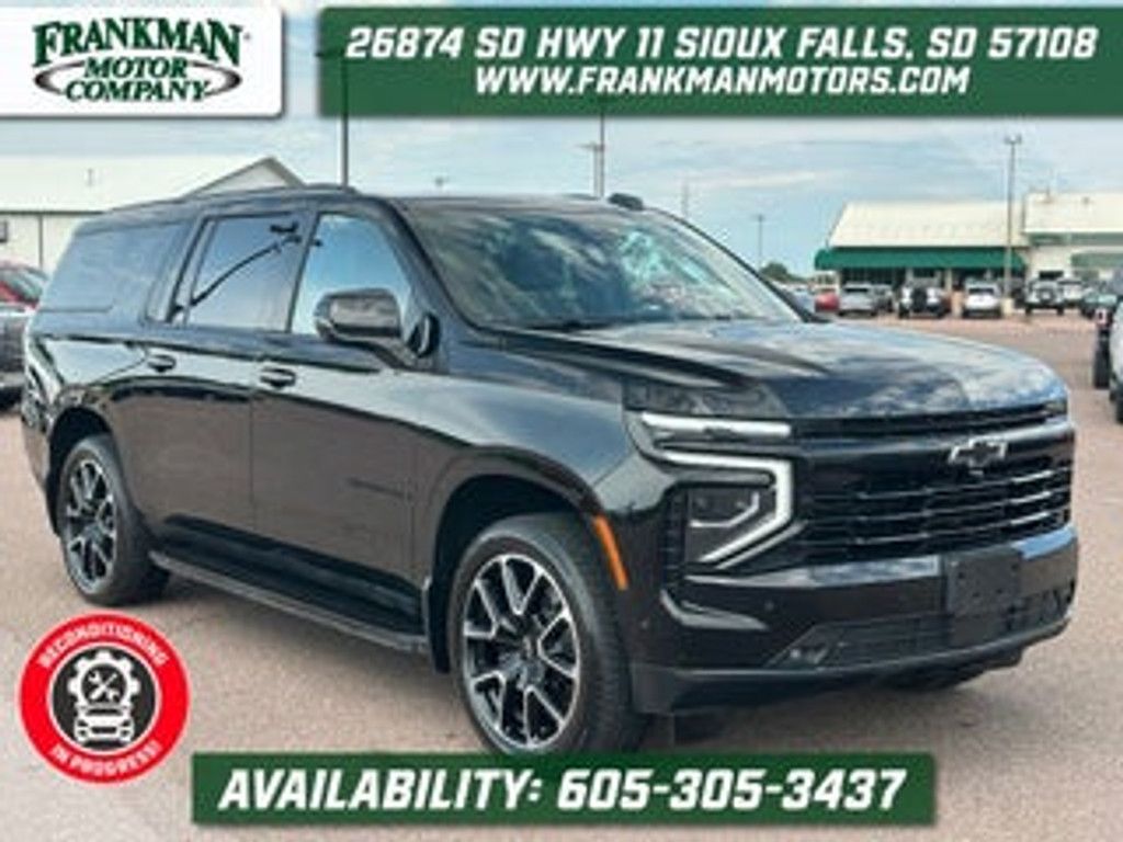 2025 Chevrolet Suburban RST