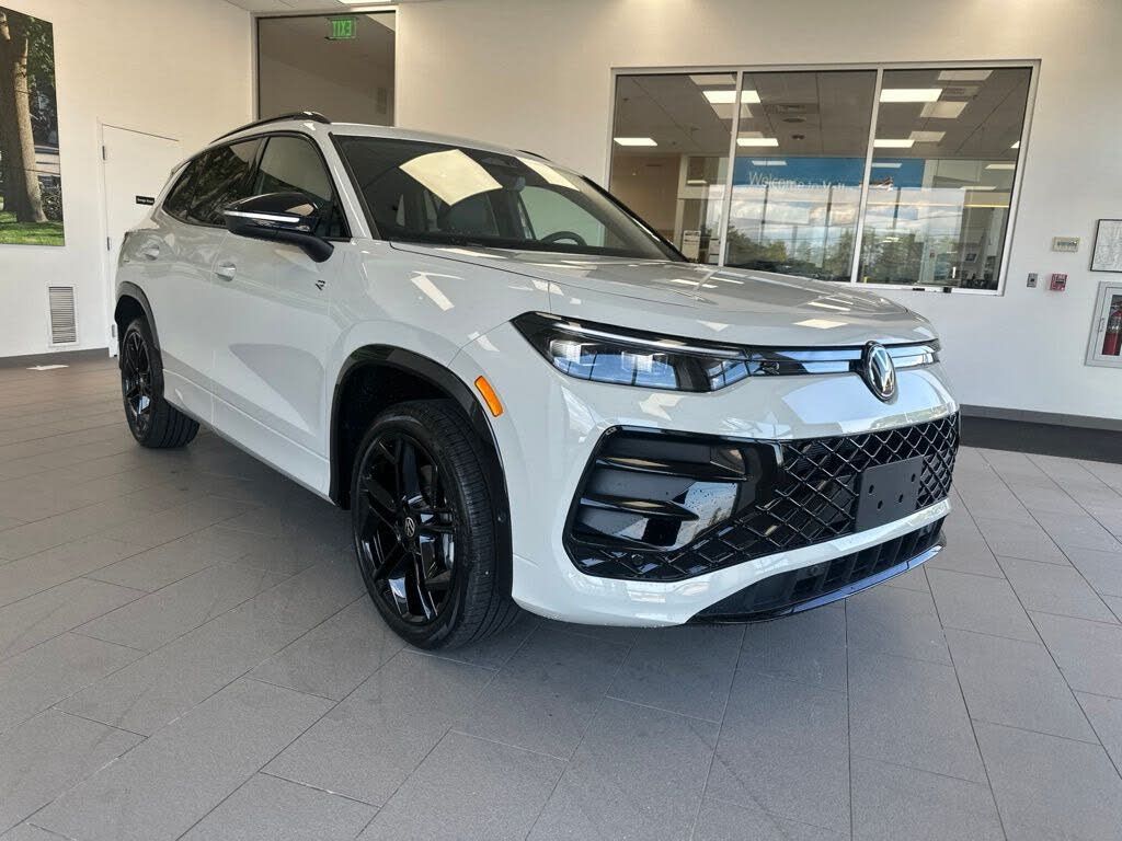2026 Volkswagen Tiguan 4Motion SE R