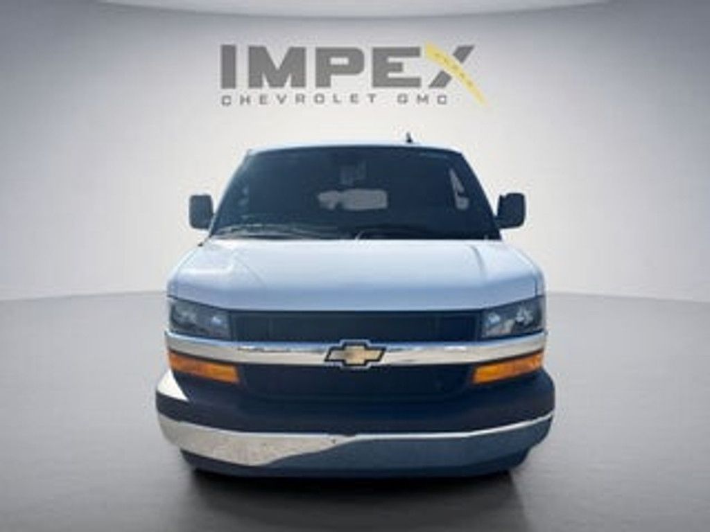 2025 Chevrolet Express LT EXT