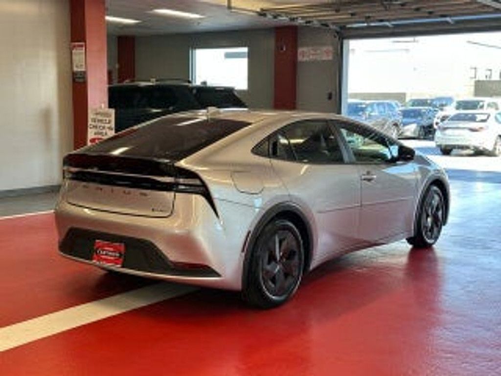 2023 TOYOTA Prius - photo 4