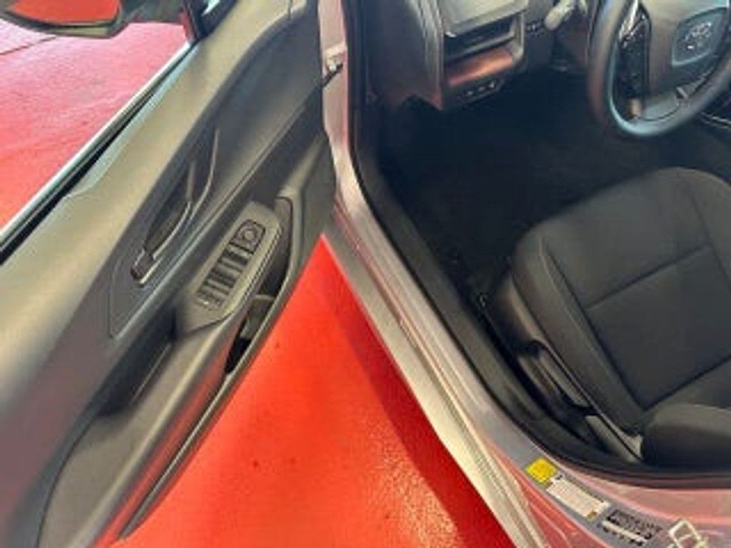 2023 TOYOTA Prius - photo 9