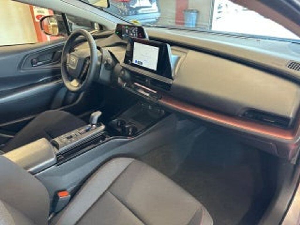 2023 TOYOTA Prius - photo 17