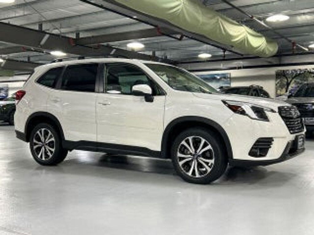 2023 Subaru Forester Premium ES Smart