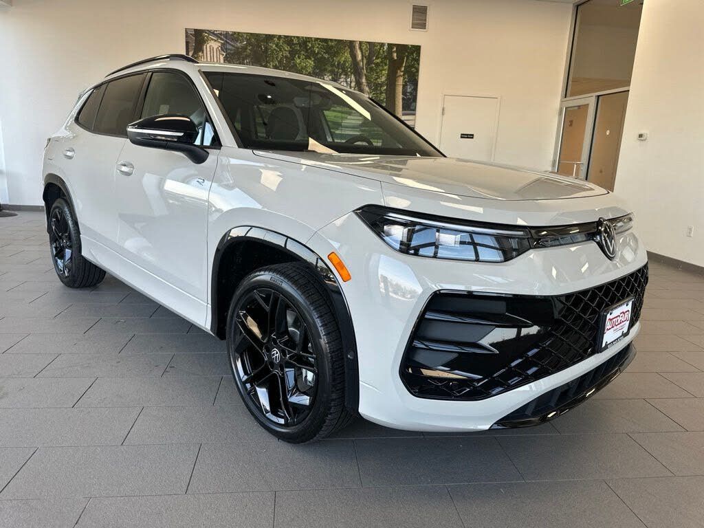 2026 Volkswagen Tiguan 4Motion SE R