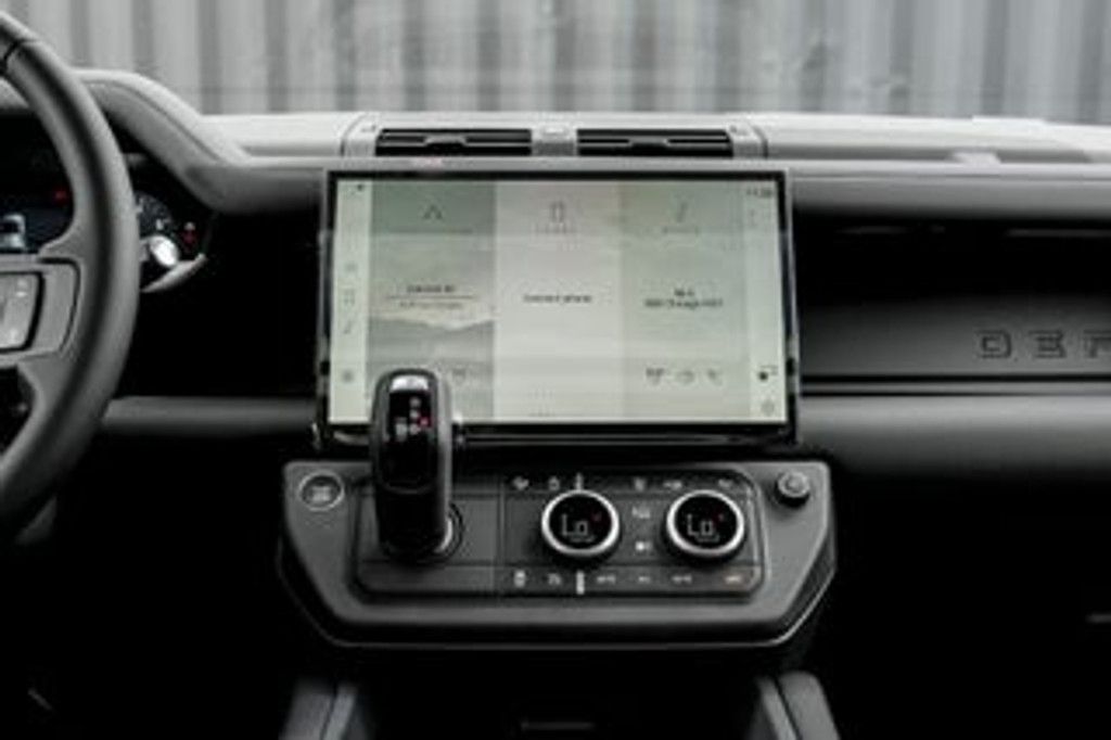 2026 LAND ROVER Defender - photo 19