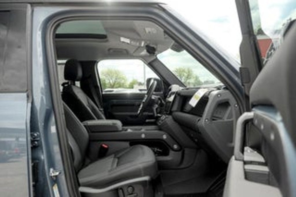 2026 LAND ROVER Defender - photo 21