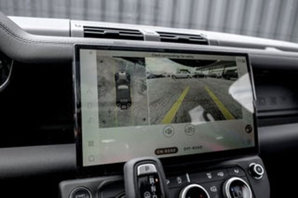 2026 LAND ROVER Defender - photo 13