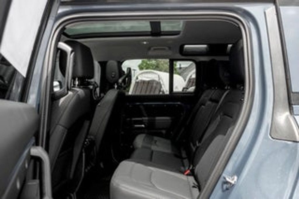 2026 LAND ROVER Defender - photo 16