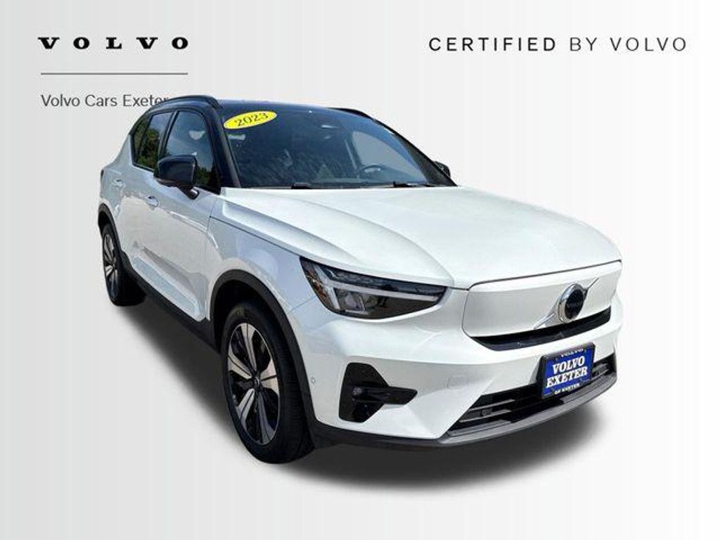 2023 Volvo XC40 Plus Dark