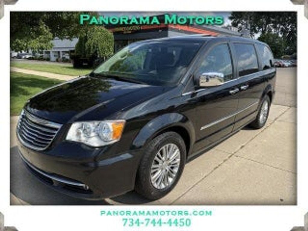 2016 Chrysler Town AND Country Touring L