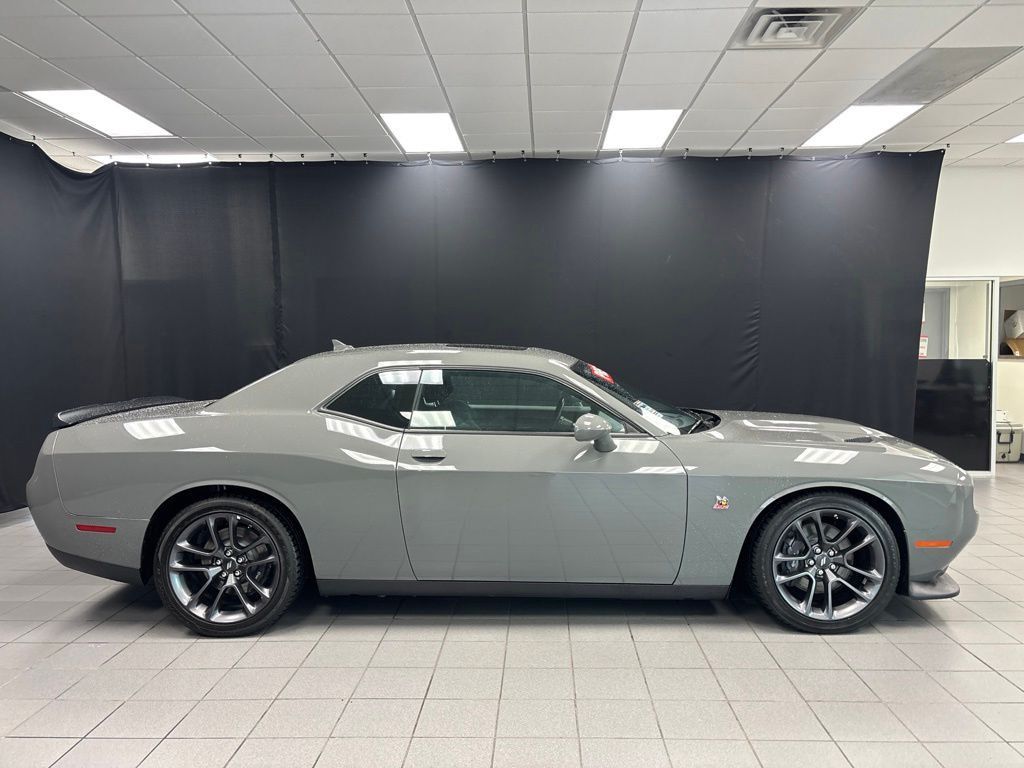 2023 DODGE Challenger - photo 2