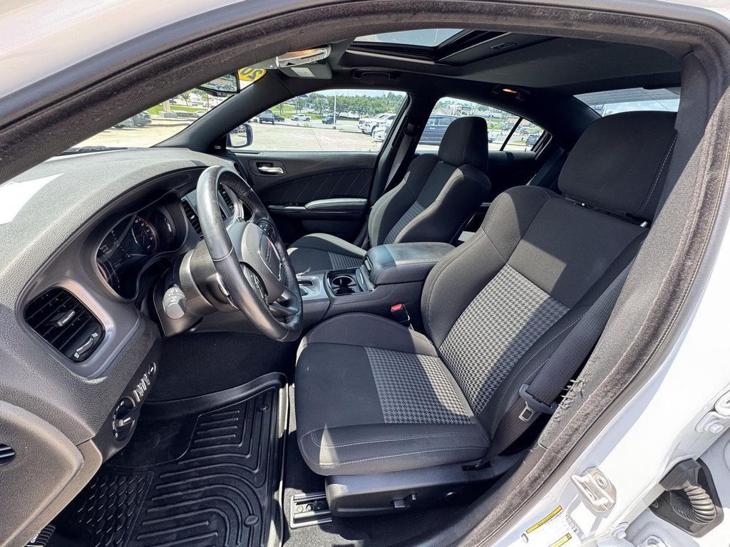 2023 DODGE Charger - photo 7