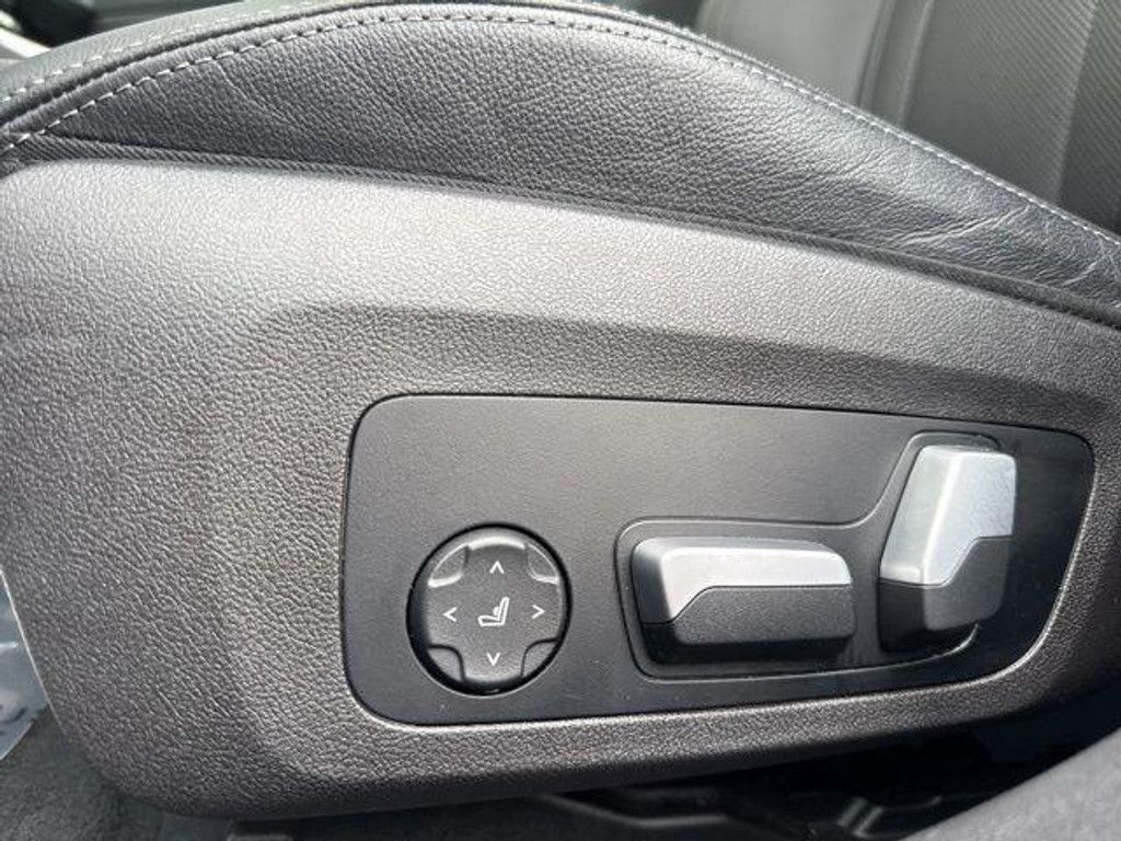 2023 BMW 330e - photo 31
