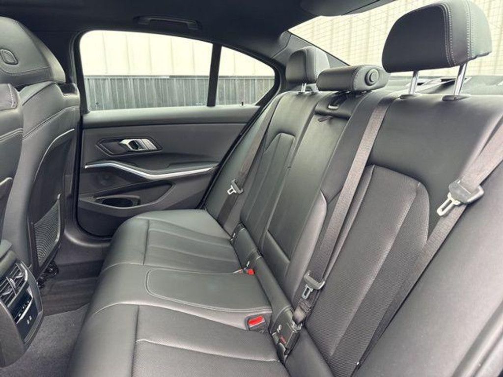 2023 BMW 330e - photo 33