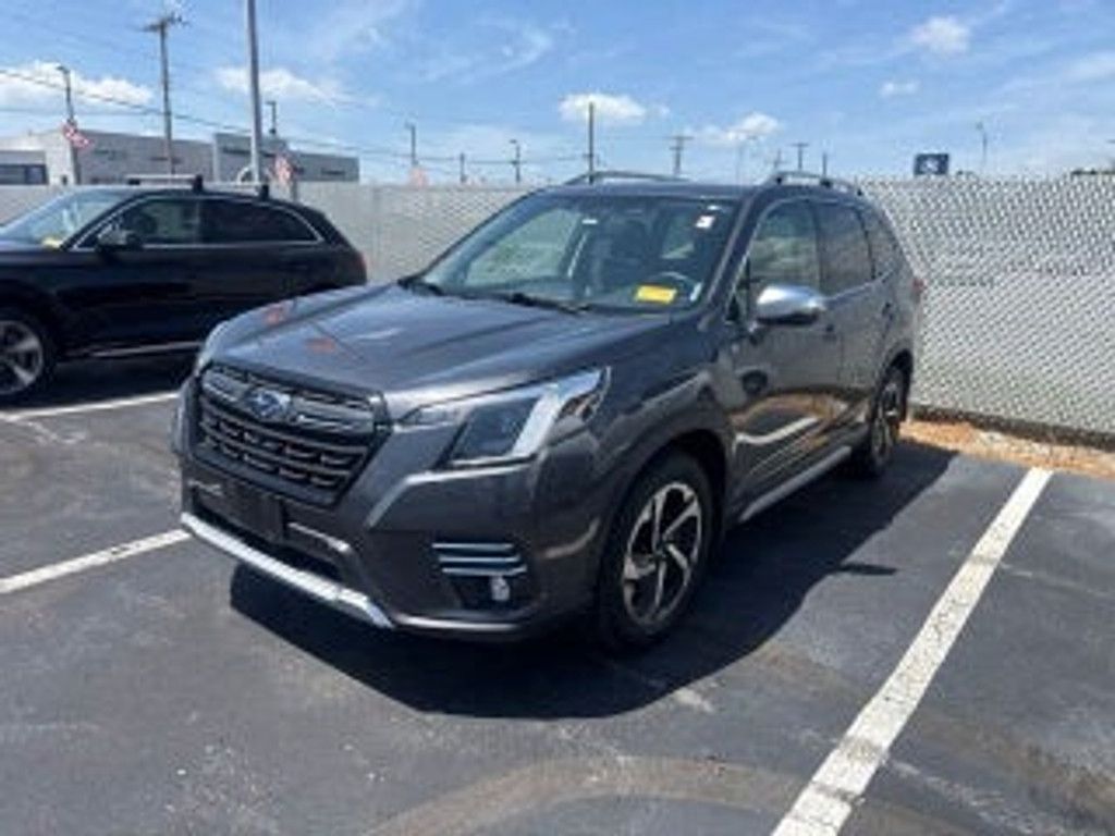 2023 Subaru Forester Touring ES Navi