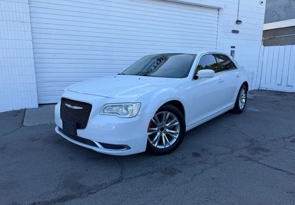 2017 Chrysler 300 Limited