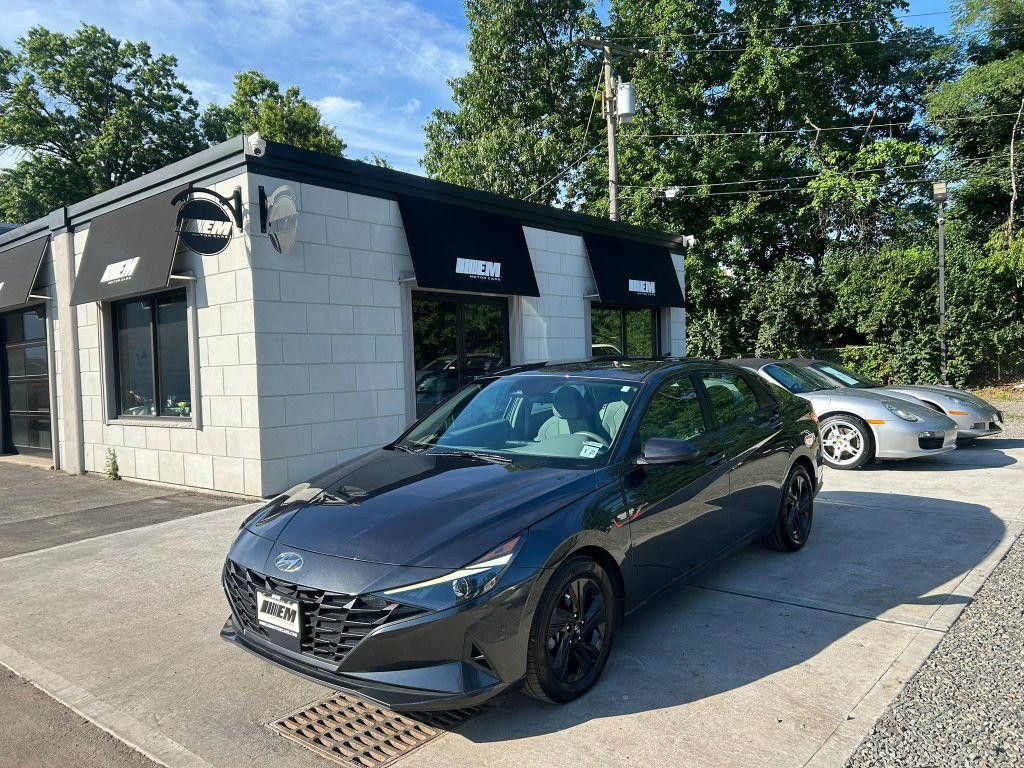 2021 HYUNDAI Elantra SEL w/ Convenience Pkg for sale at EM Motorcars