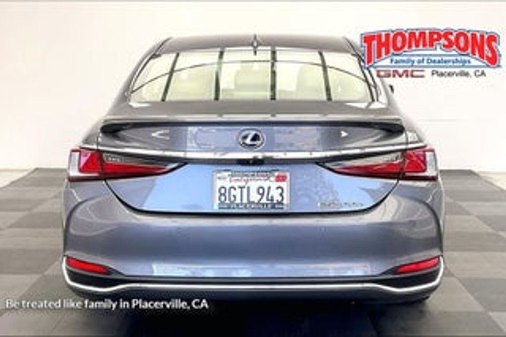 2019 Lexus ES 300H