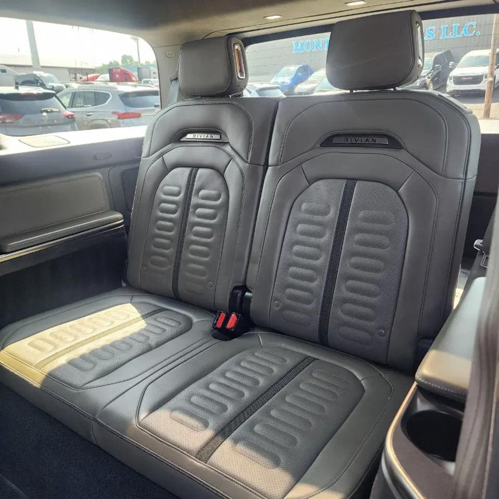 2023 RIVIAN R1S - photo 33