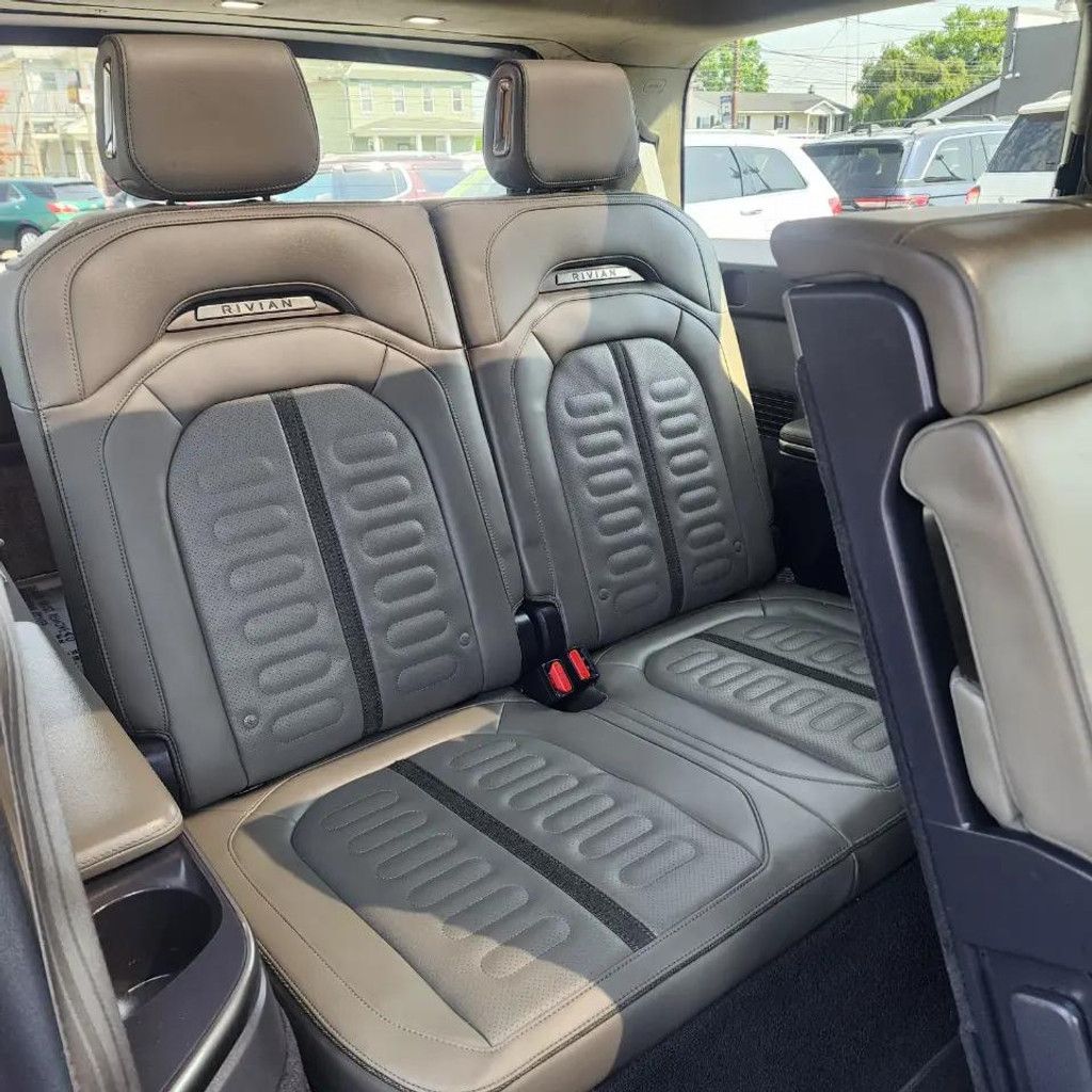 2023 RIVIAN R1S - photo 35
