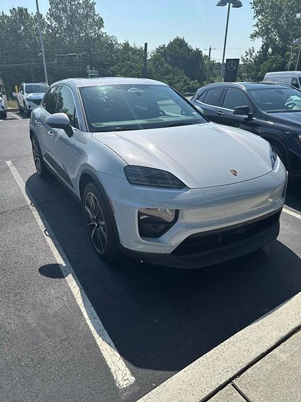 2025 Porsche Macan 4S Electric