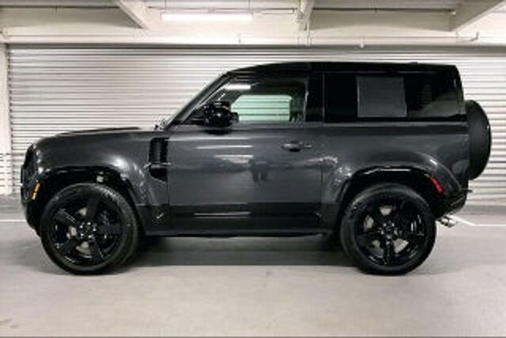 2026 LAND ROVER Defender - photo 3