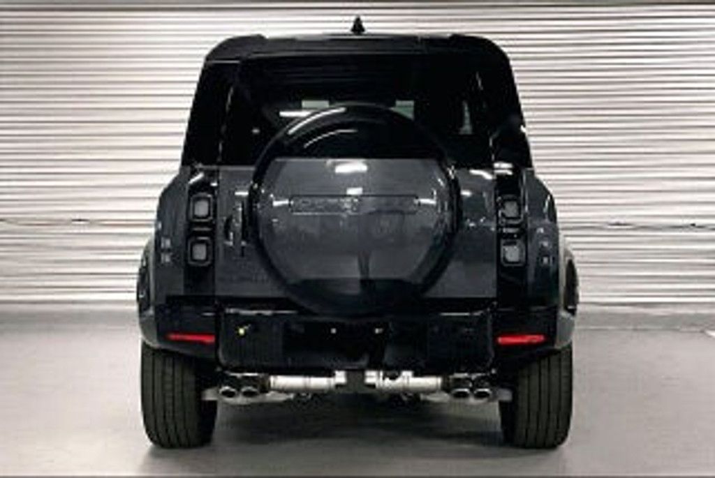 2026 LAND ROVER Defender - photo 5