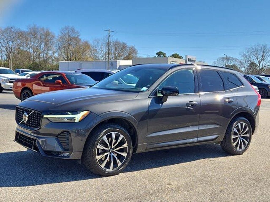 2023 Volvo XC60 Plus Dark