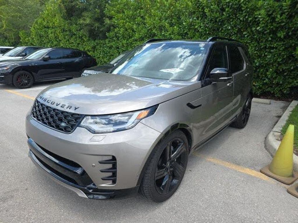 2024 Land Rover Discovery P300 Dyanmic SE