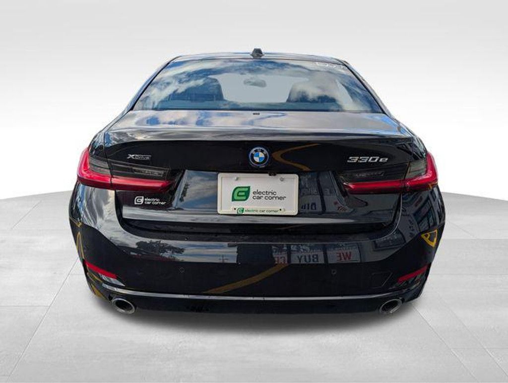 2023 BMW 330e - photo 13