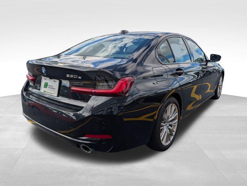 2023 BMW 330e - photo 15