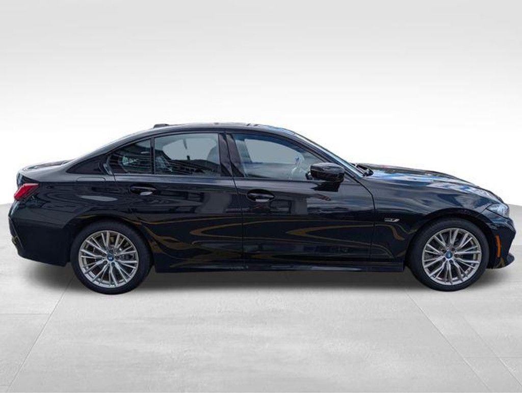 2023 BMW 330e - photo 17