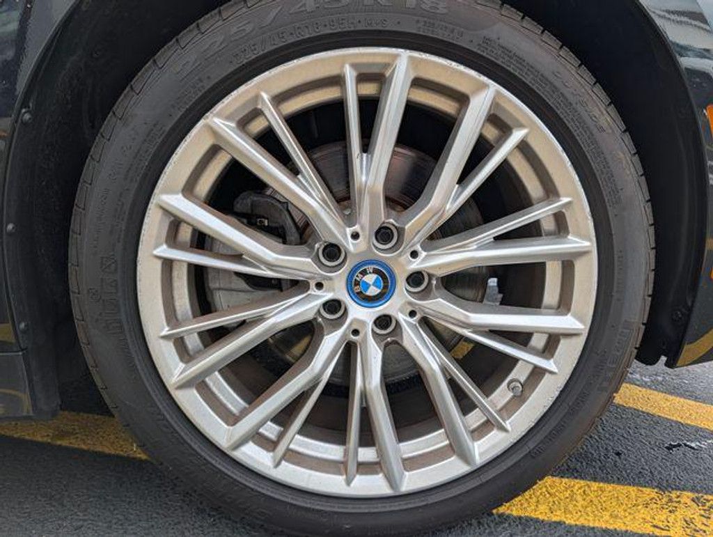 2023 BMW 330e - photo 19