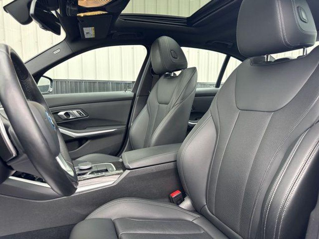 2023 BMW 330e - photo 25