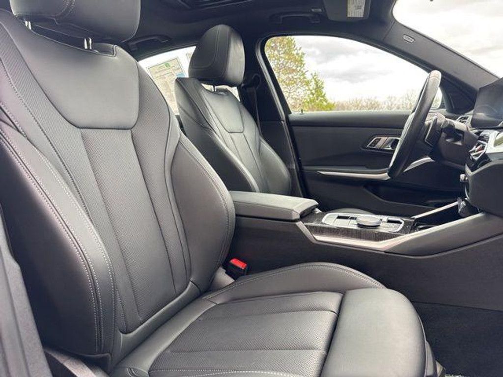 2023 BMW 330e - photo 27