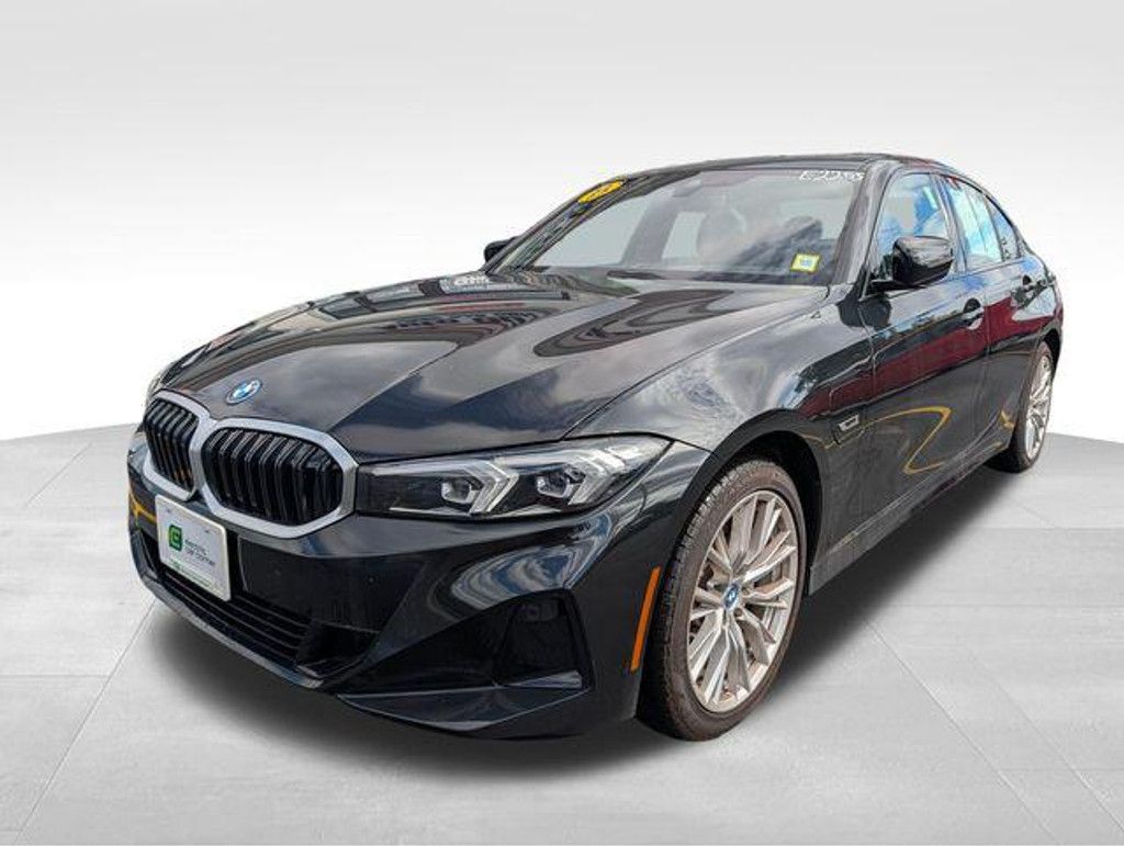 2023 BMW 330e - photo 5