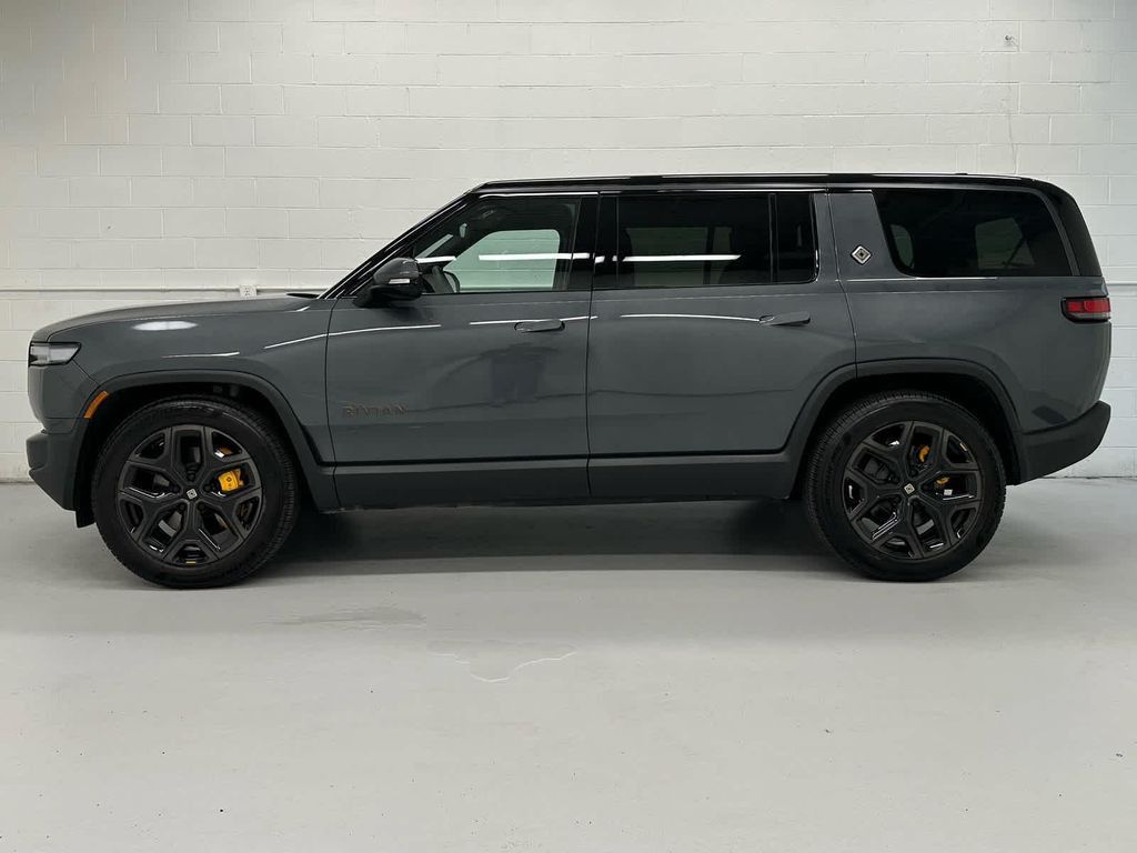 2025 RIVIAN R1S - photo 5