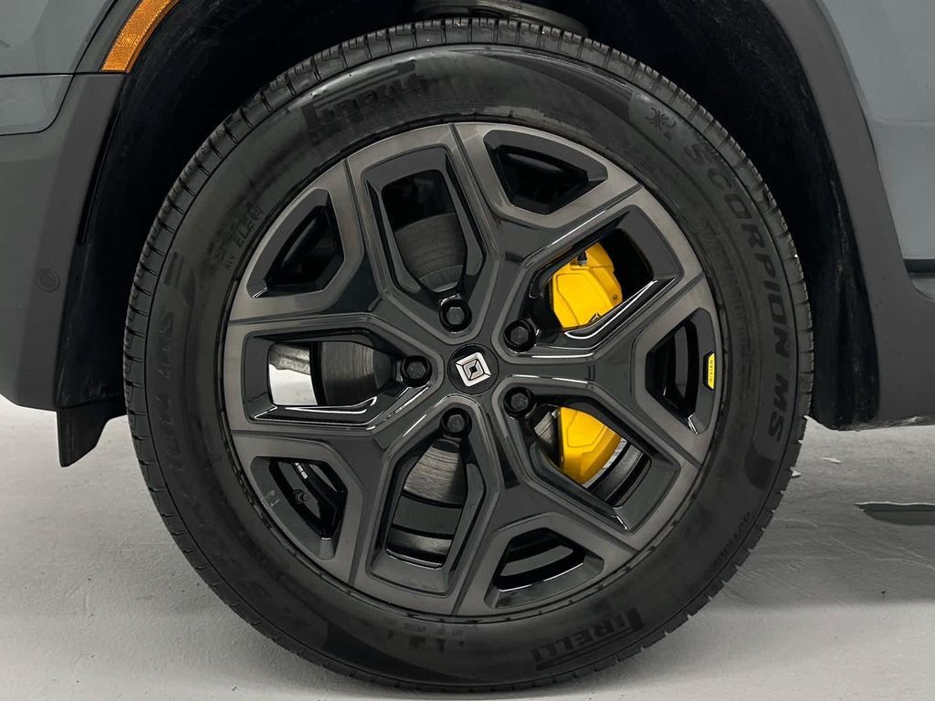 2025 RIVIAN R1S - photo 17